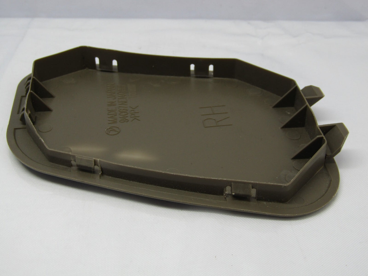 2000-2004 Subaru Outback Right Rear Access Tailgate Lamp Cap 94067AE140 Cover