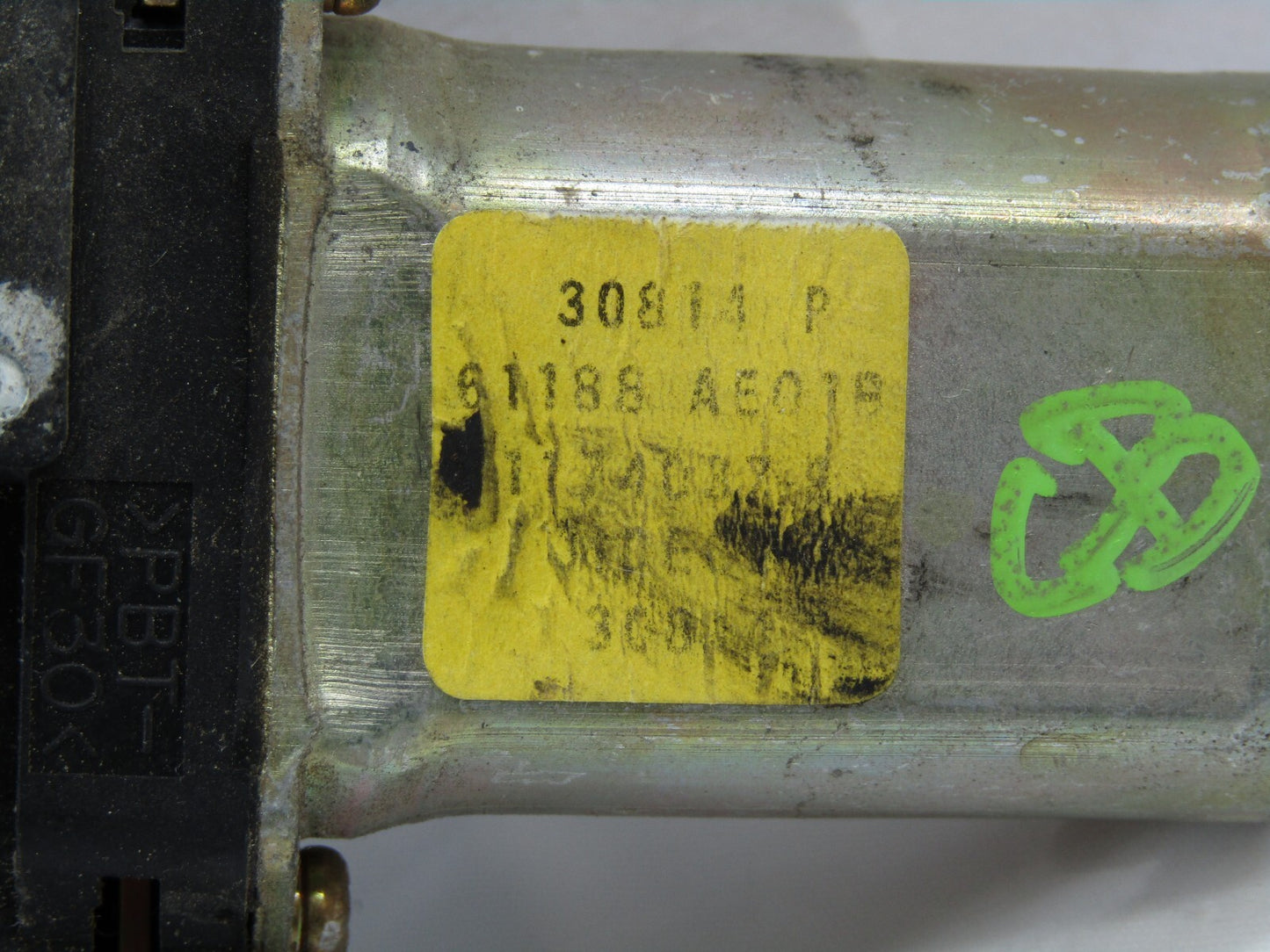 2000-2004 Subaru Legacy Outback Front Left Power Door Window Motor OEM