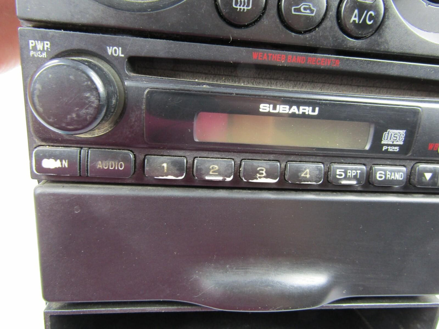 2000-2004 Subaru Legacy Outback MP3 Stereo Radio Climate Control Dash Assembly