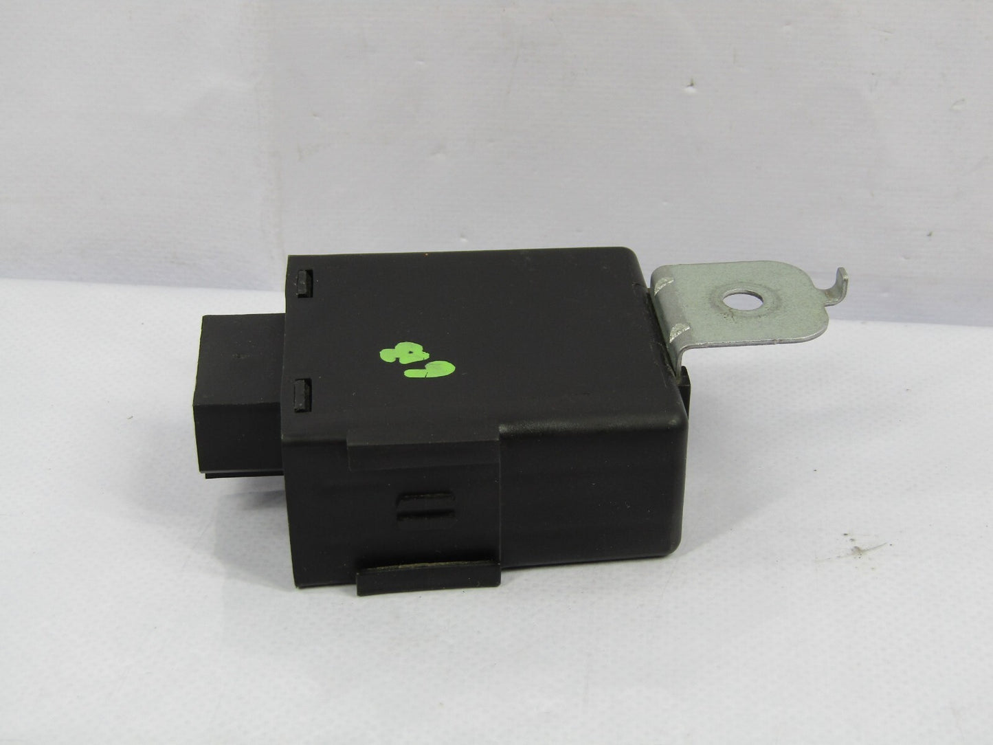 2000-2004 Subaru Legacy Outback Seat Belt Timer Control Module Unit 88013AE00A