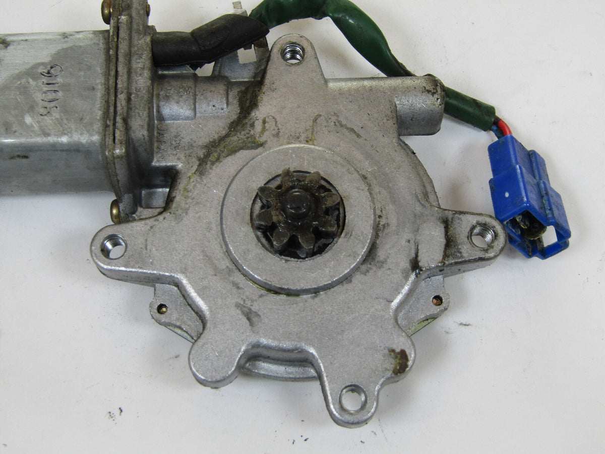 1998-2002 Subaru Forester Front Right Window Motor OEM 62113FC100