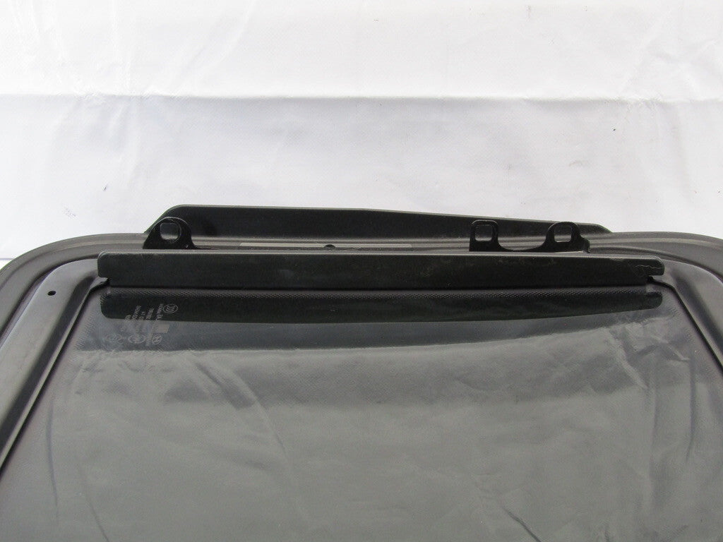 2006-2011 Hyundai Azera Sunroof Roof Glass Only Window 816103L000 OEM
