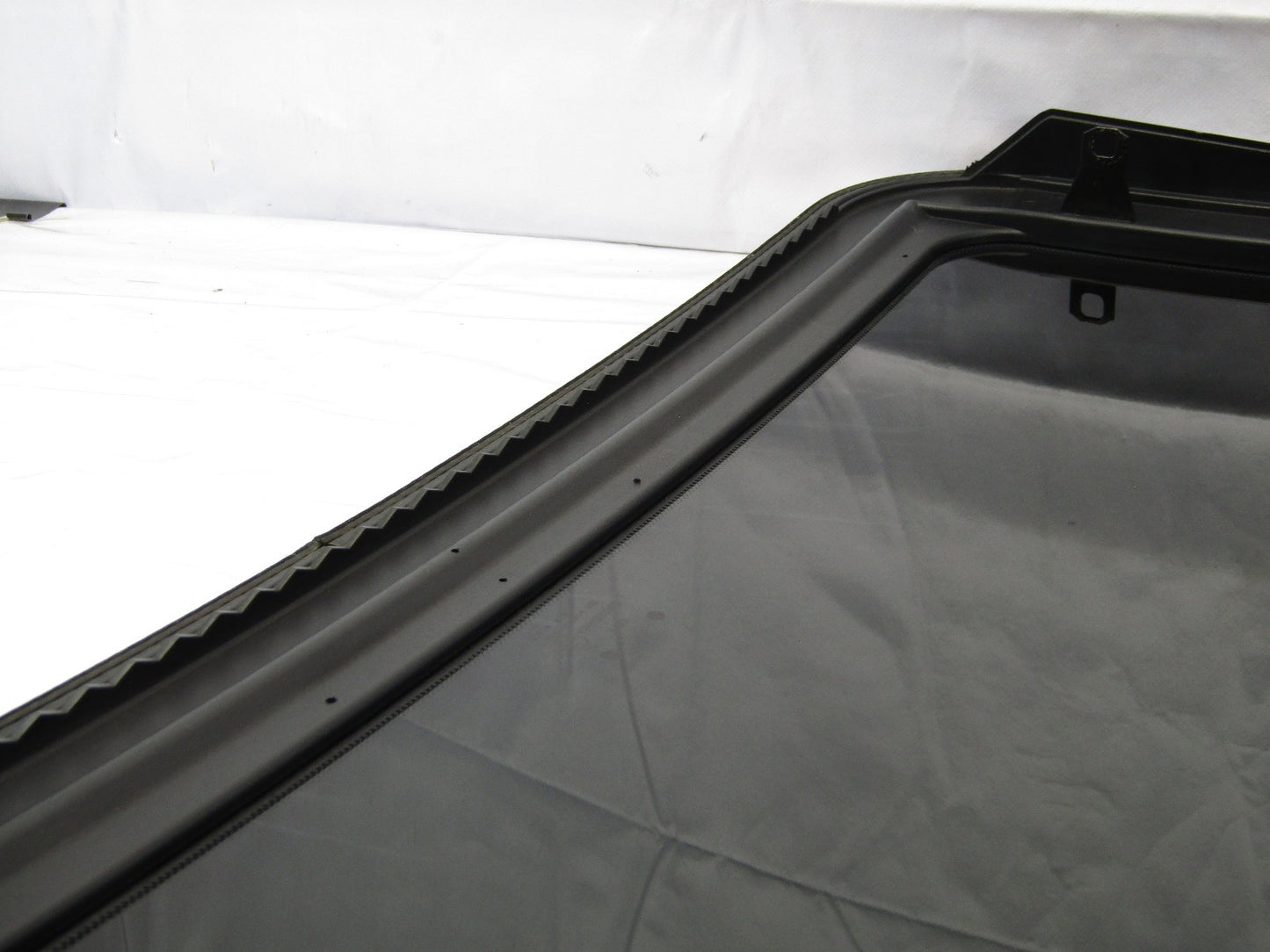 2003-2010 Volkswagen Beetle Roof Sunroof Window Glass 1C0-877-071-B OEM