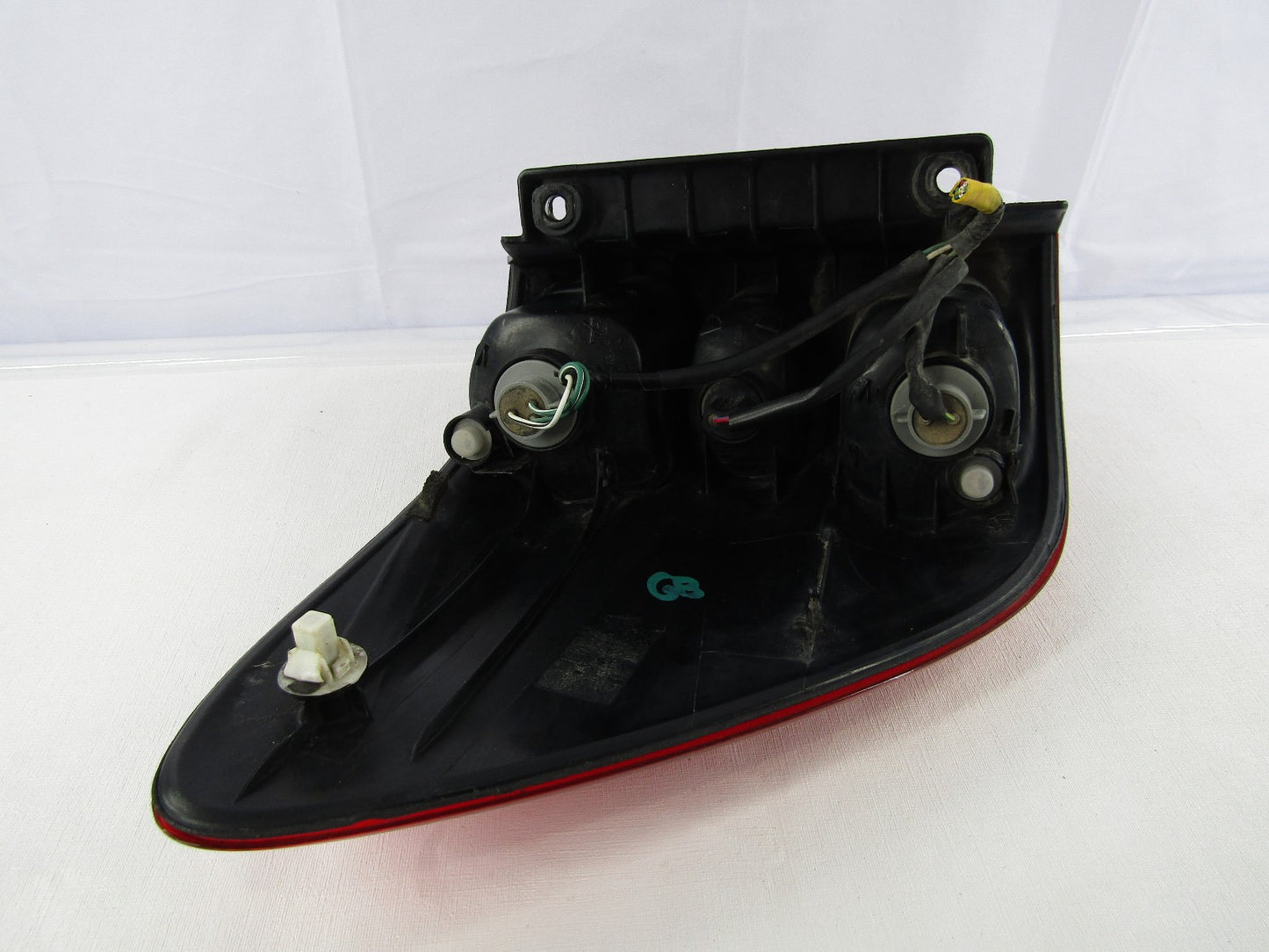 2001-2004 Toyota Sequoia Right Rear Outer Tail Light Assembly