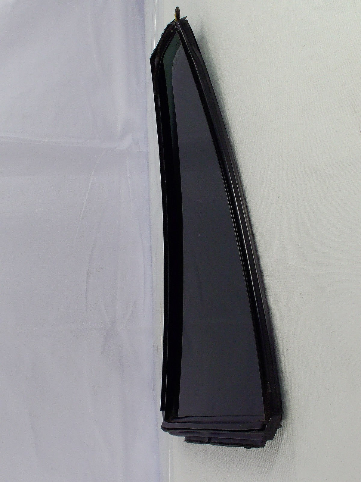 2010-2011 Subaru Outback Rear Left Door Vent Window Partition Glass OEM