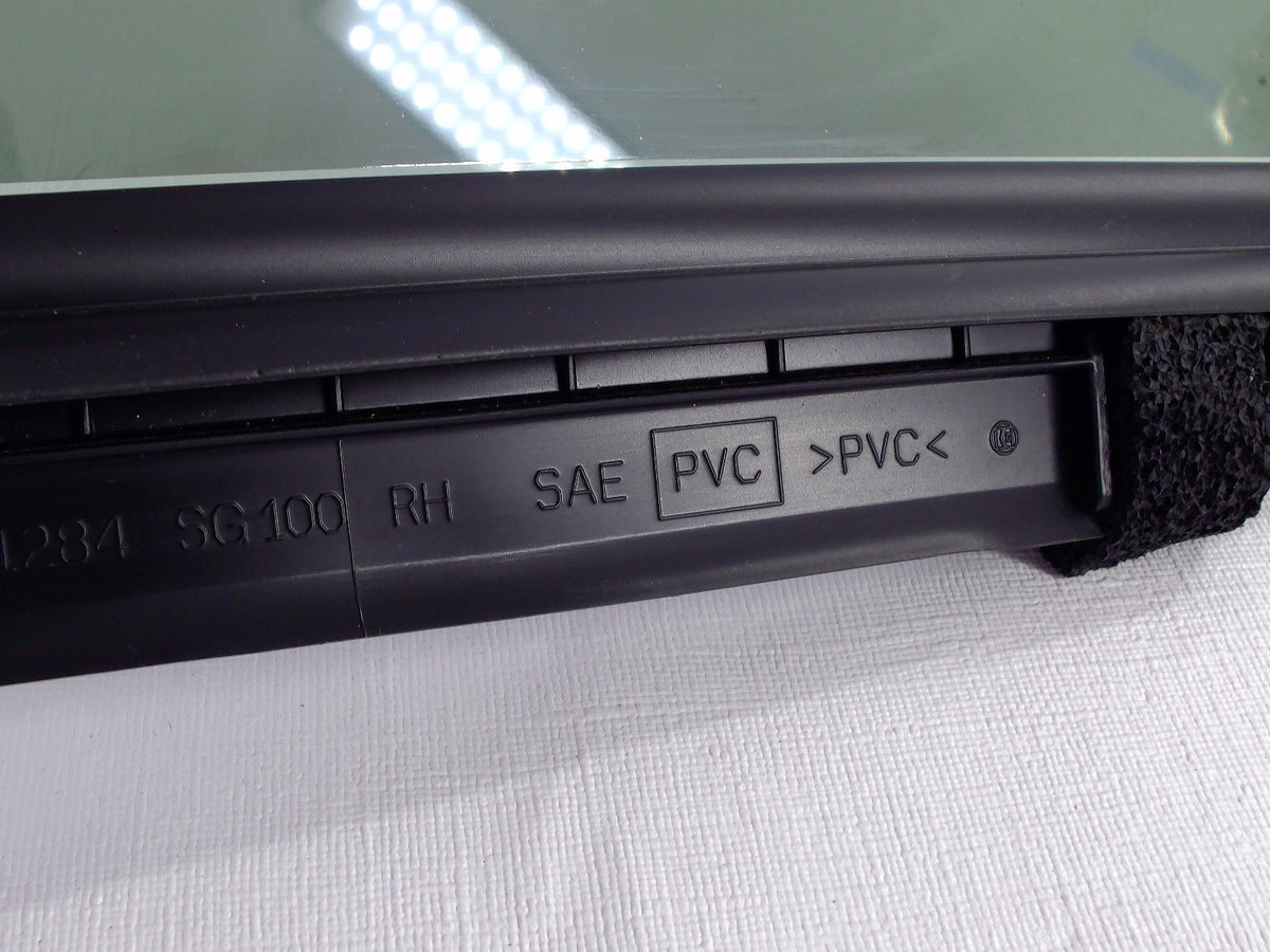 2016-2018 Subaru Forester Right Front Door Partition Glass Window OEM 61012SG301
