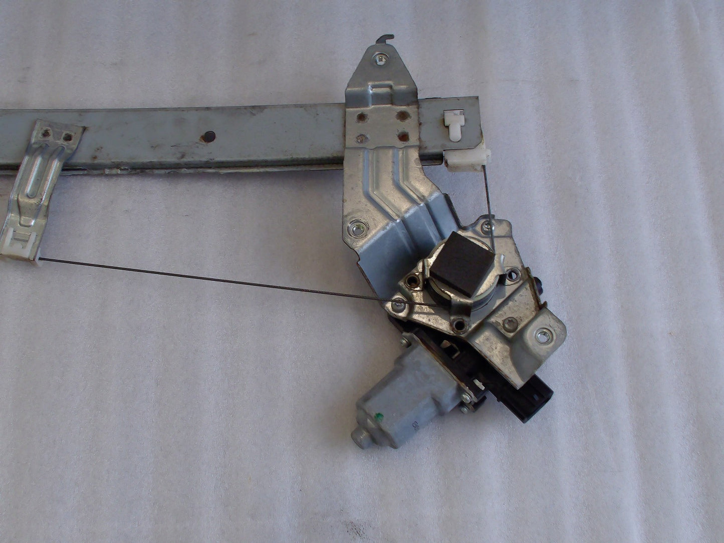 2014-2018 Subaru Forester Front Right Power Window Motor and Regulator OEM