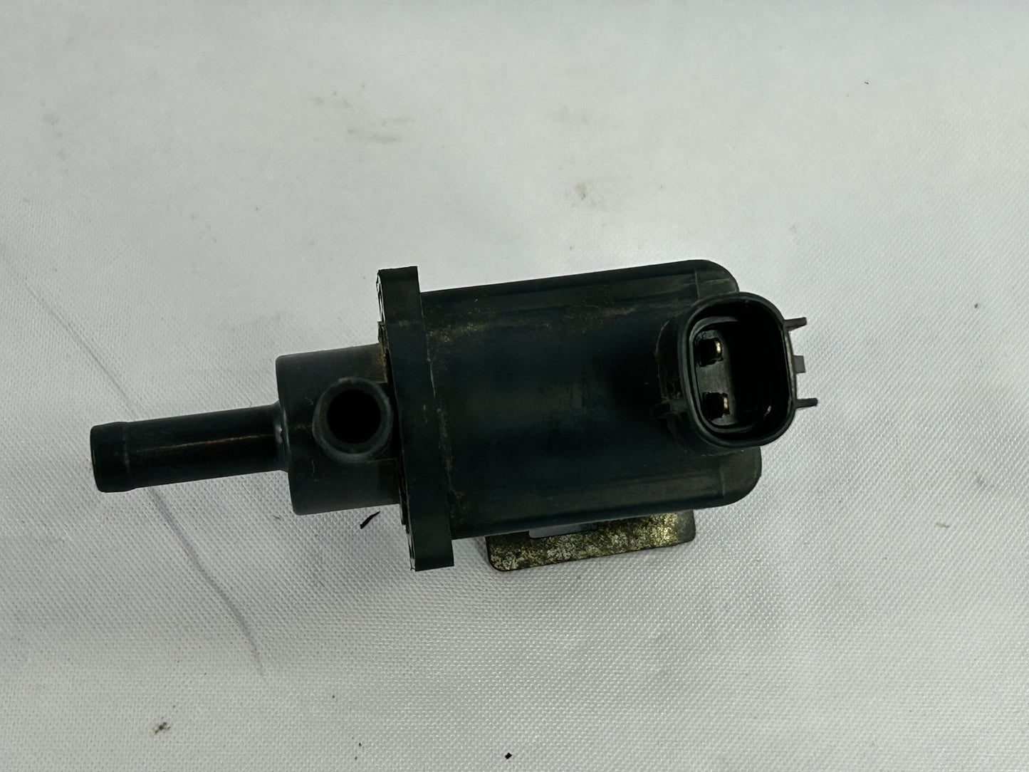 2003-2006 Toyota Tundra Vacuum Switching Valve 25860-50160 OEM