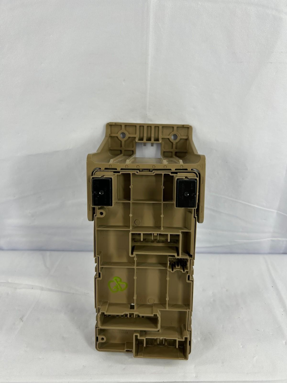 2008-2009 Subaru Outback Cabin Fuse Box Junction Block 82201AG05A OEM