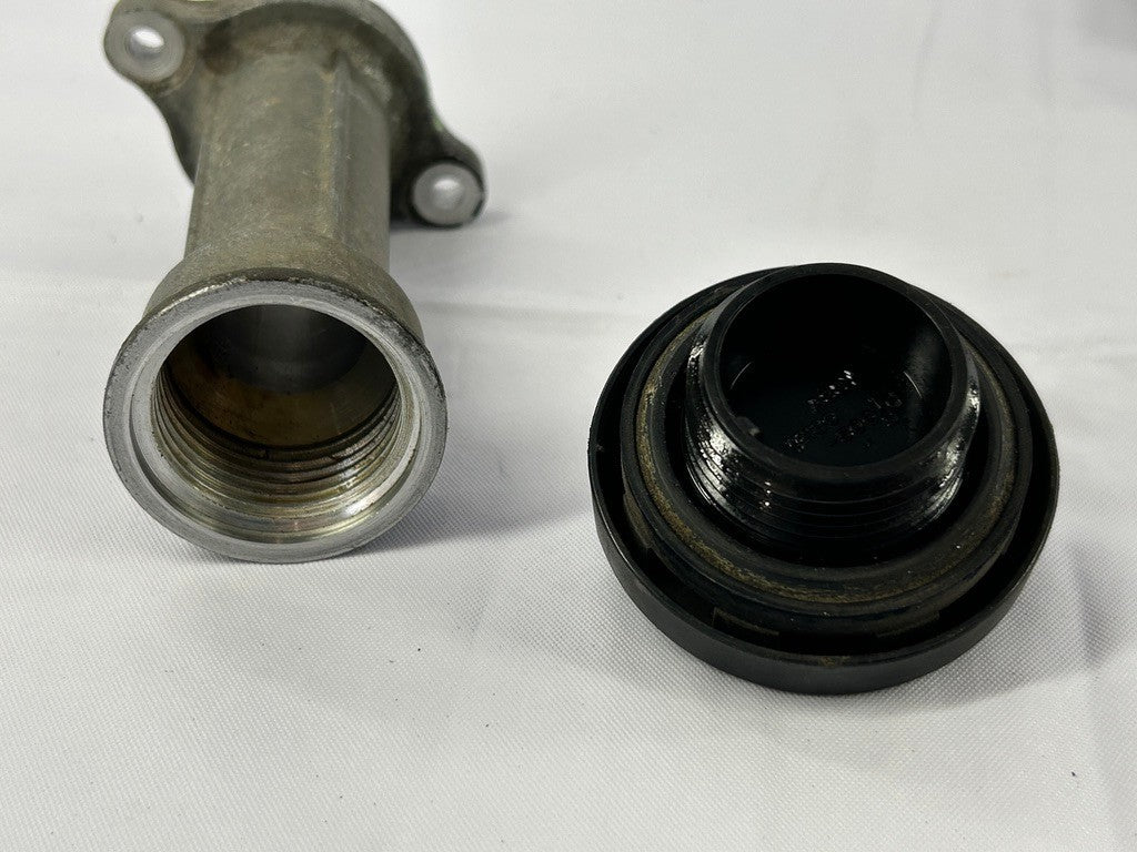 1998-2007 Lexus LX470 4.7L Engine Oil Fill Tube Spout Cap OEM