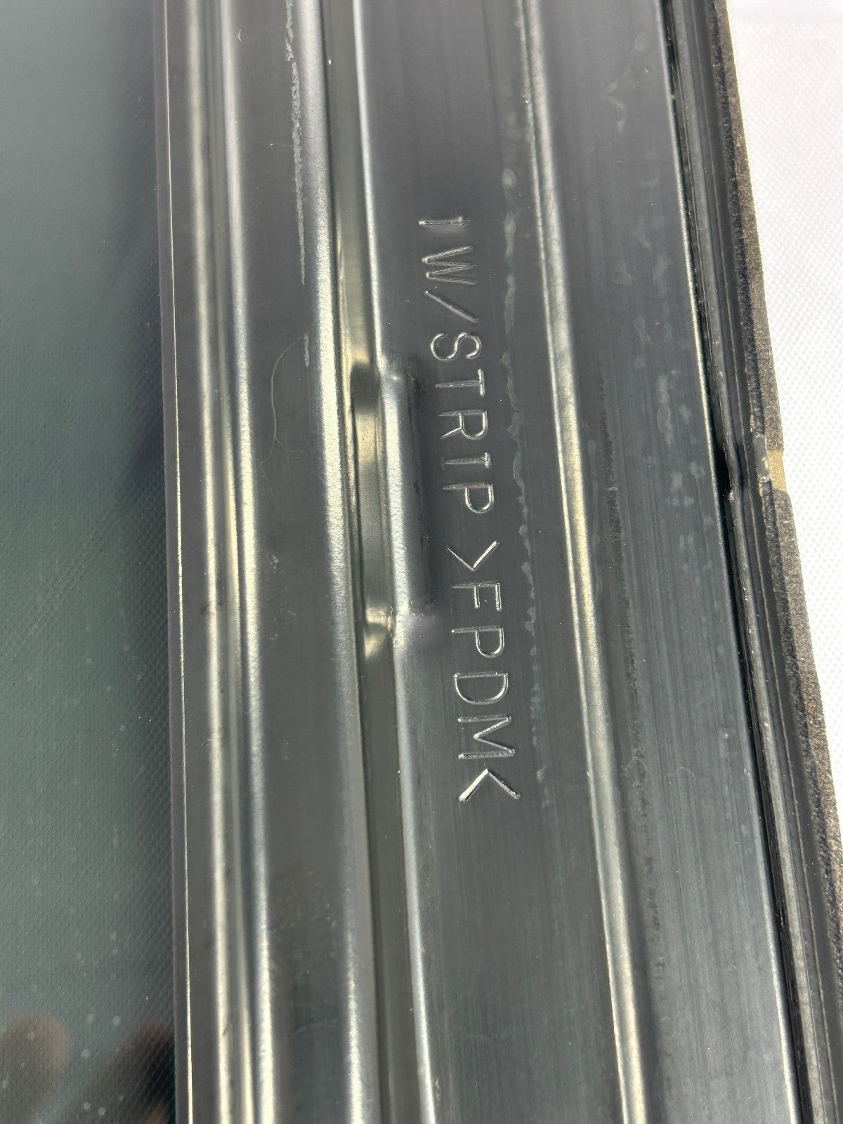 2005-2009 Hyundai Tucson Sunroof Roof Glass Window OEM 816102E000