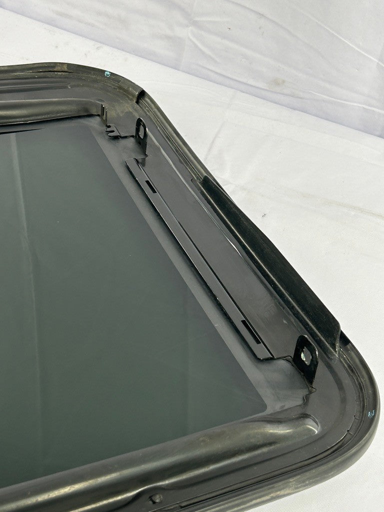 2004-2007 Toyota SOLARA Sunroof Glass Power Moonroof Glass Factory OEM