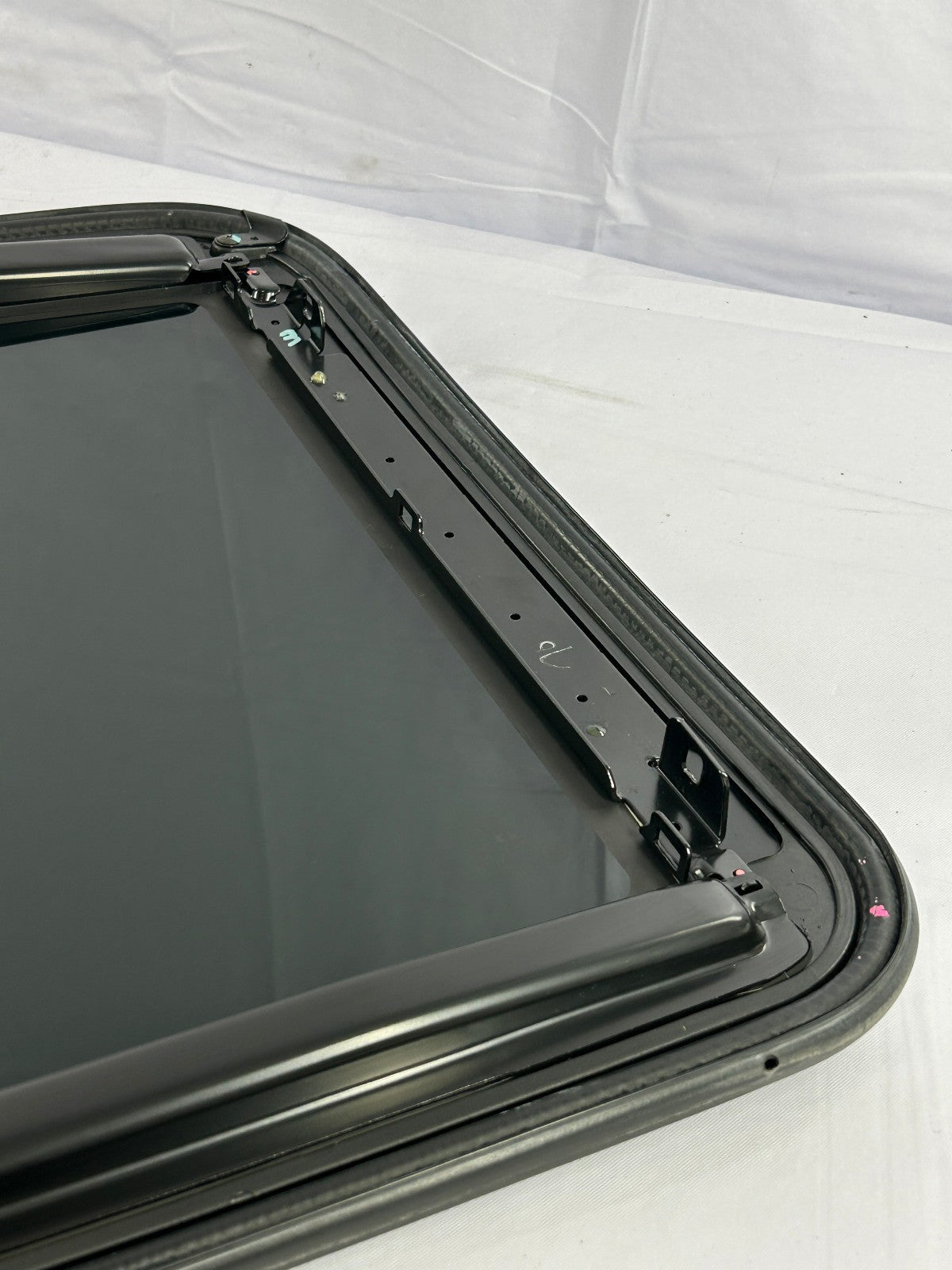 2000-2004 Toyota Avalon Sun Roof Sunroof Window Glass Factory OEM 63201-AC010