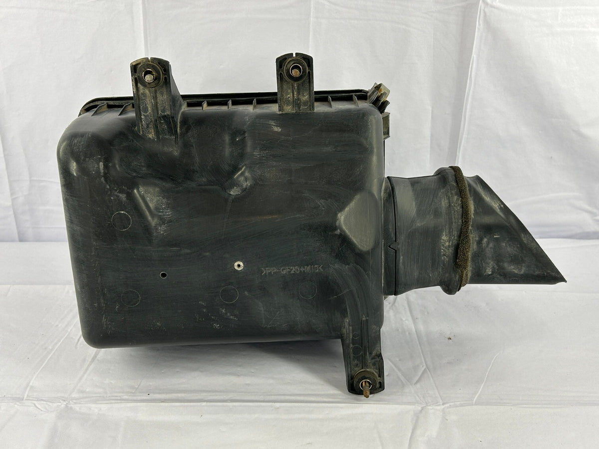 2000-2006 Toyota Tundra Air Filter and Housing Assembly OEM 177000F041
