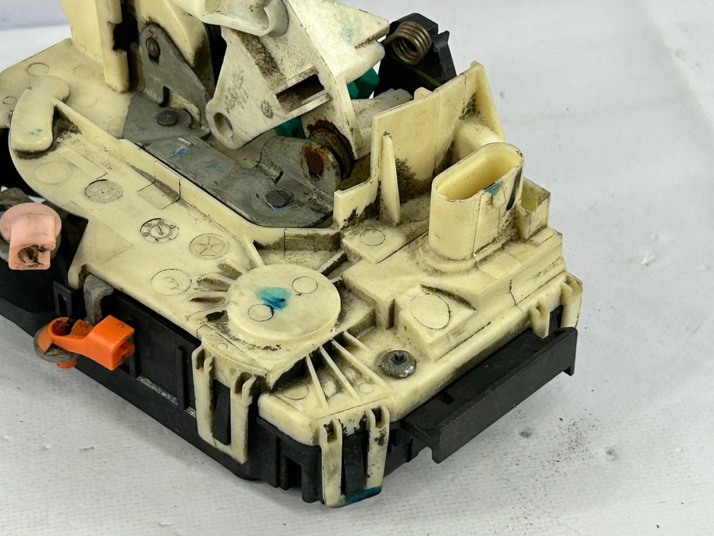2011–2017 Jeep Patriot Sport Front Left Door Lock Actuator Motor OEM 4589417AI