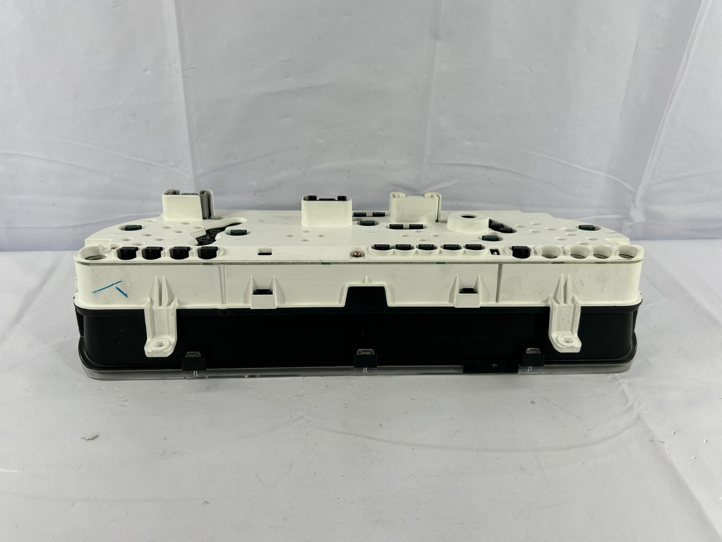 01-07 Toyota Sequoia Speedometer Instrument Cluster OEM 83800-0C110