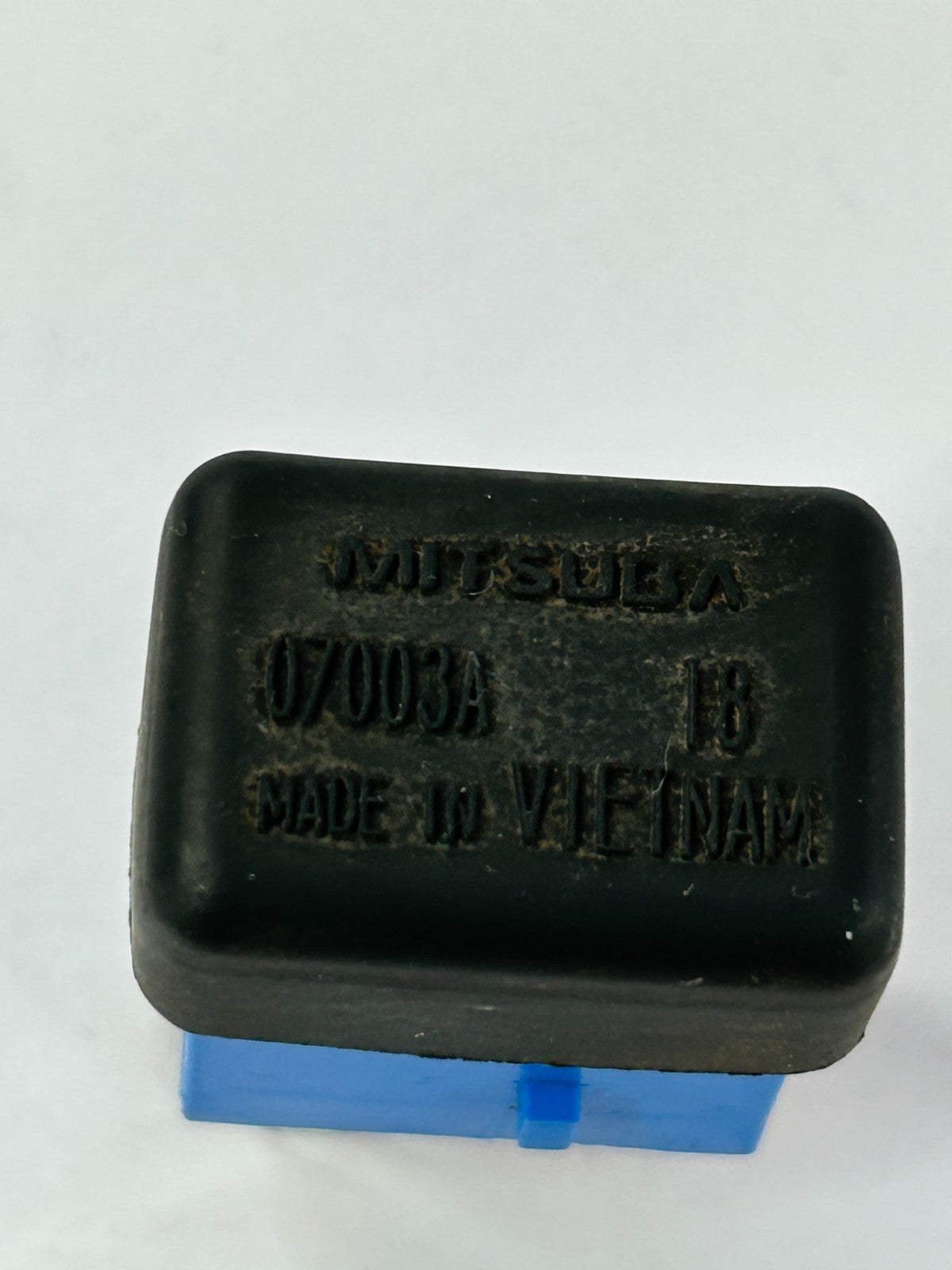 2005-09 Subaru Legacy Outback Heated Mirror Relay Mitsuba 07003A OEM 82501AG11B