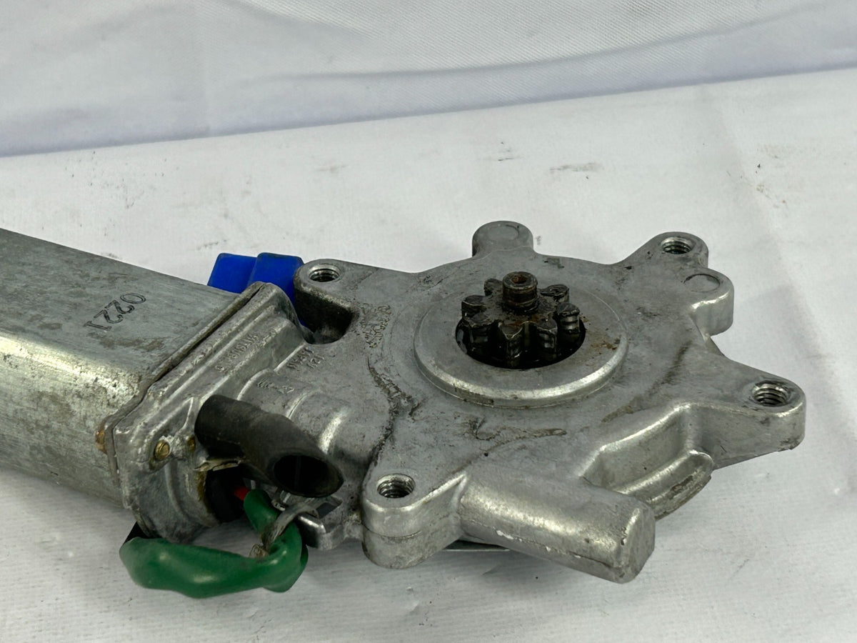 98-02 Subaru Forester Front Left Driver Door Power Window Motor OEM 62113FC110