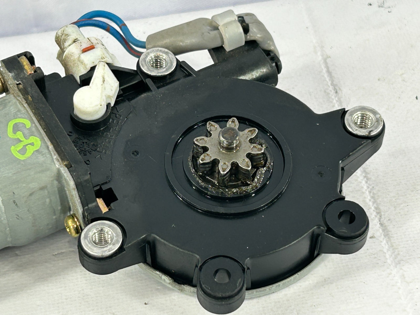 2004-2005 Subaru Forester Rear Right Window Regulator Motor OEM 62188SA001
