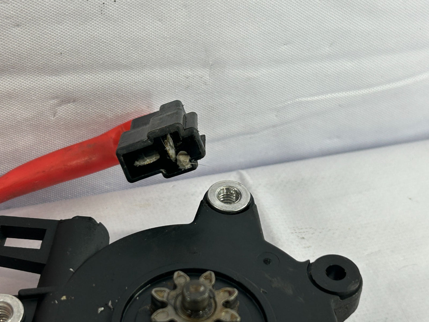 2002-2007 Subaru Impreza Front Right Window Regulator Motor OEM 61188FE002