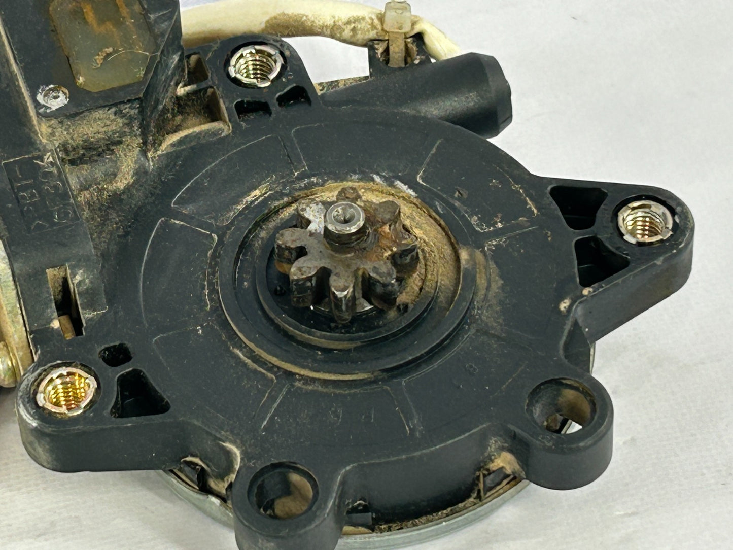 2000-2004 Subaru Outback Rear Right Side Power Door Window Motor OEM 62188AE00B