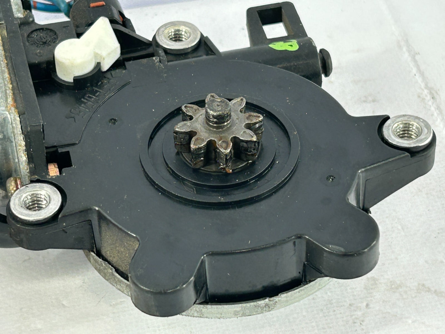 02-04 Subaru Impreza Outback Rear Right Door Power Window Motor OEM 62188FE000