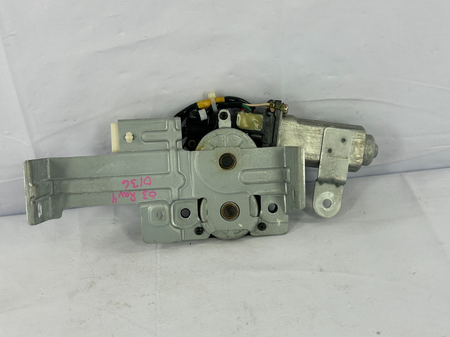 2001-2005 Toyota RAV4 Sunroof Sliding Gear Motor Assembly OEM 63260-42080