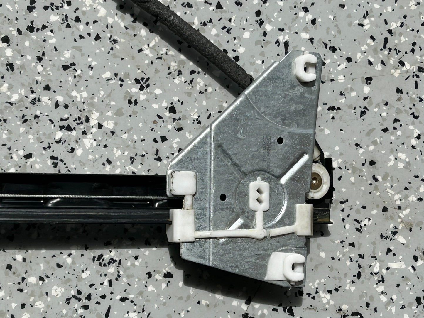 01-04 Jeep Grand Cherokee Rear Left Side Door Window Regulator OEM 55362285AD