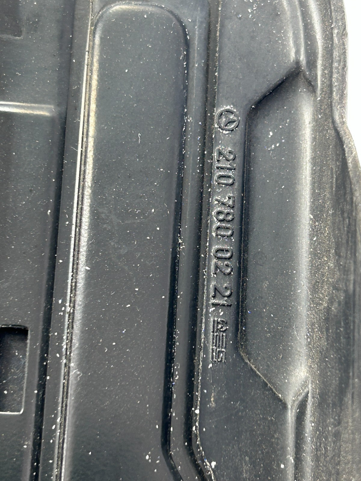 1996-2003 Mercedes E320 Sunroof Moonroof Sliding Glass Panel OEM 210-780-02-21