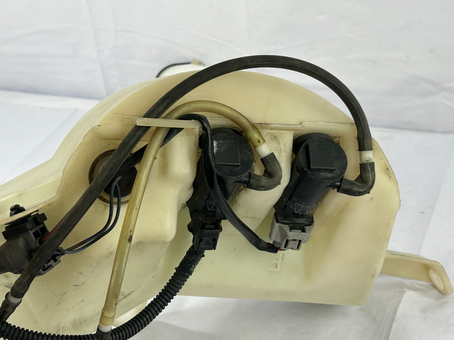 01-07 Toyota Sequoia Windshield Washer Fluid Reservoir Bottle OEM 85315-0C040