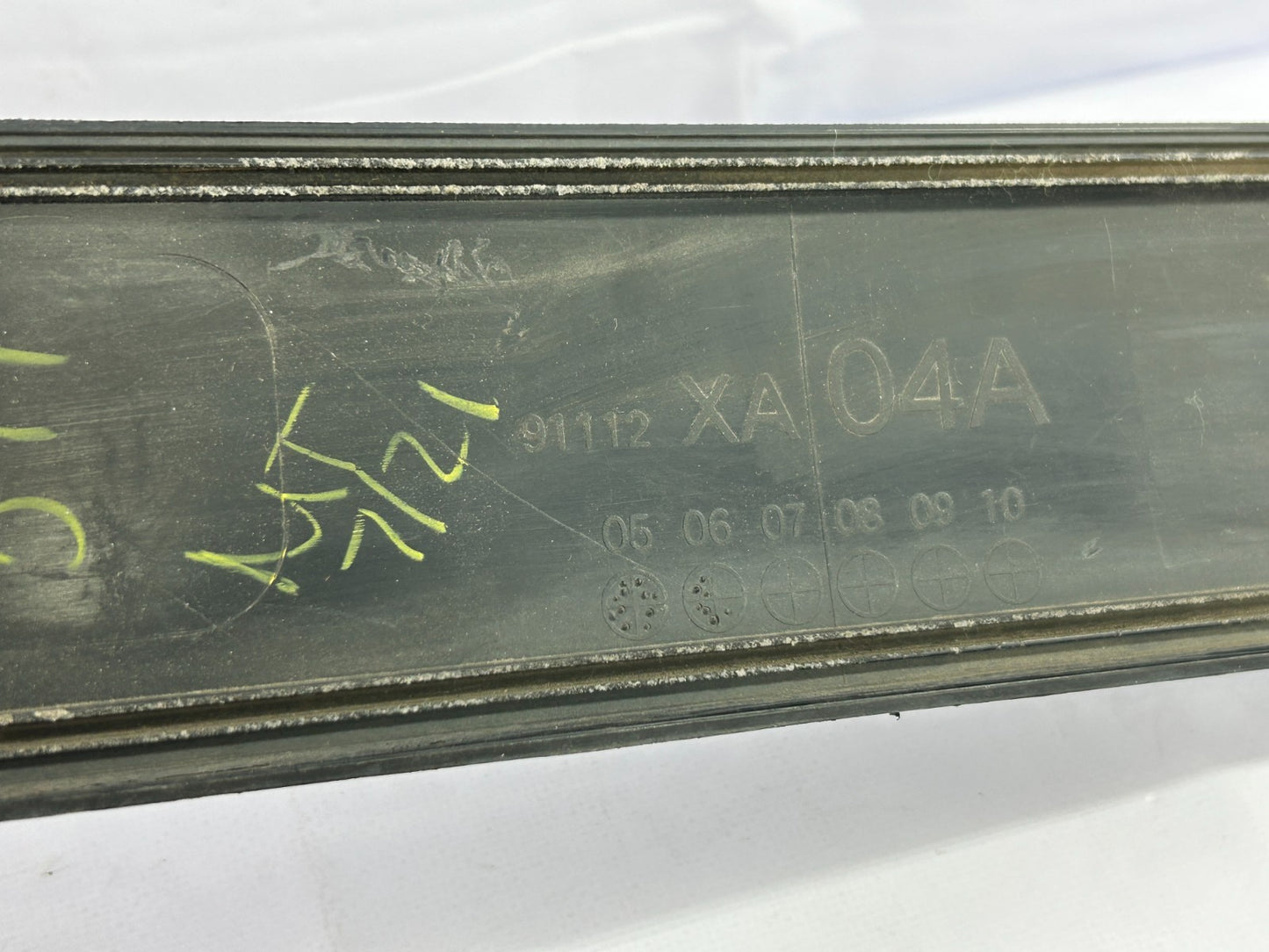 06-14 Subaru Tribeca Front Right Passenger Side Door Molding Trim OEM 91112XA04A