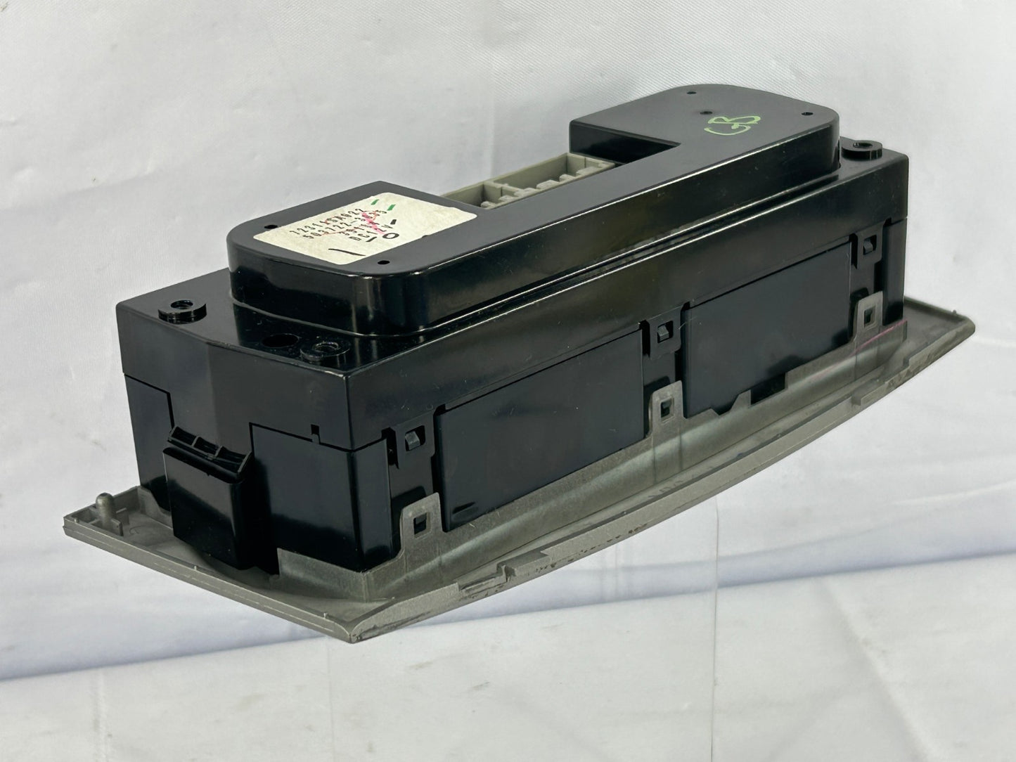 2004 Subaru Forester Auto Climate AC Heater Temp Control Assembly OEM 72311SA022