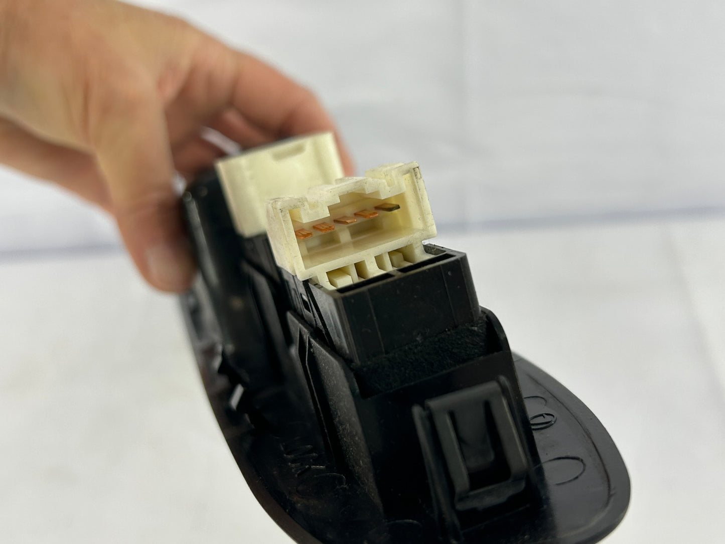 2003-2008 Subaru Forester Front Right Power Window Control Switch OEM 94266SA020