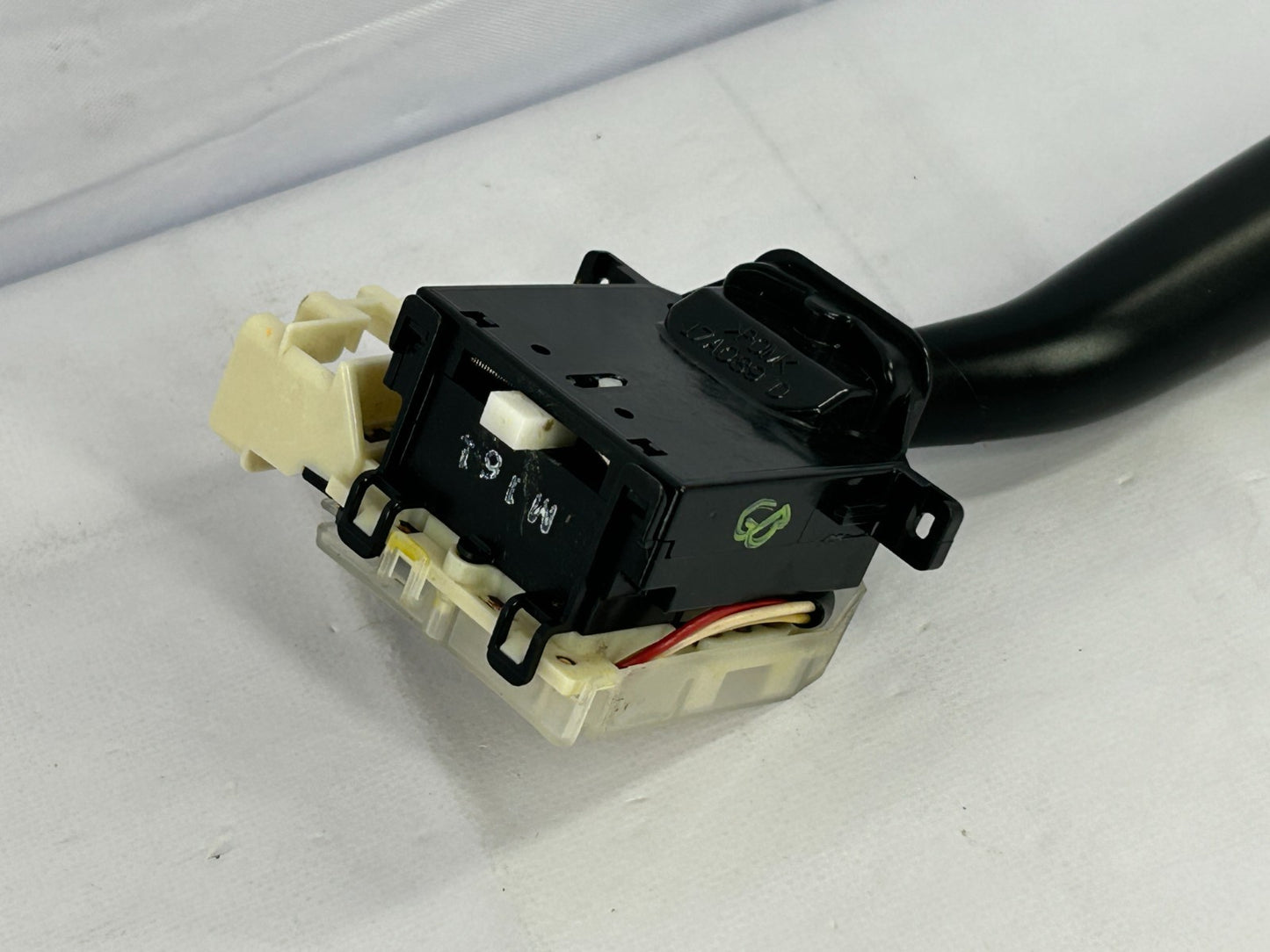 1998-2003 Toyota Sienna Headlight Turn Signal Switch Lever Arm OEM 84140-08020