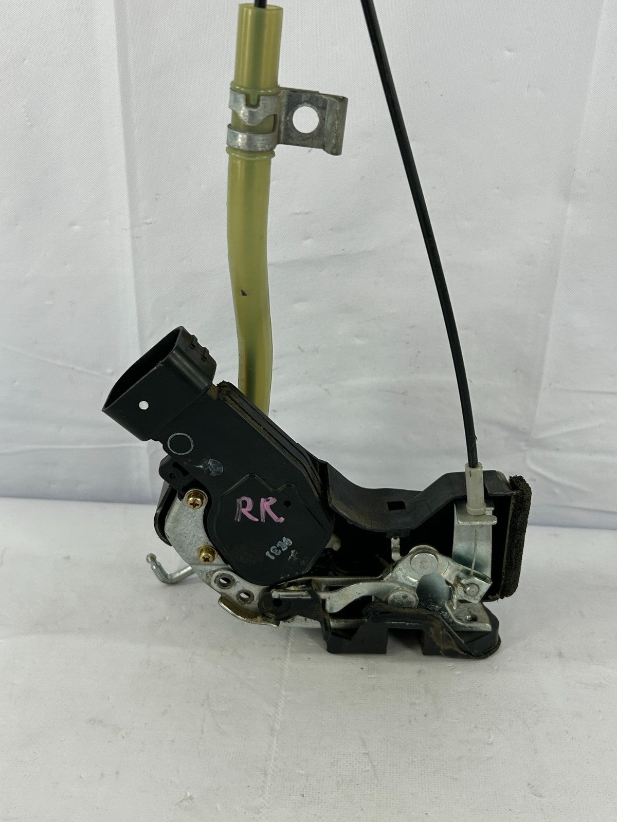 98-07 Toyota Land Cruiser Rear Right Door Lock Latch Actuator OEM 69050-60060