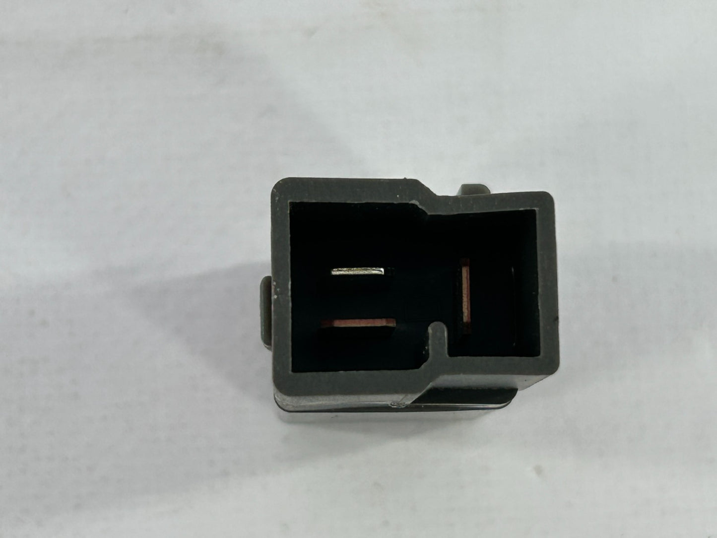 1998-2003 Toyota Land Cruiser 3 Pin Horn Relay Unit Assembly OEM 86530-20070