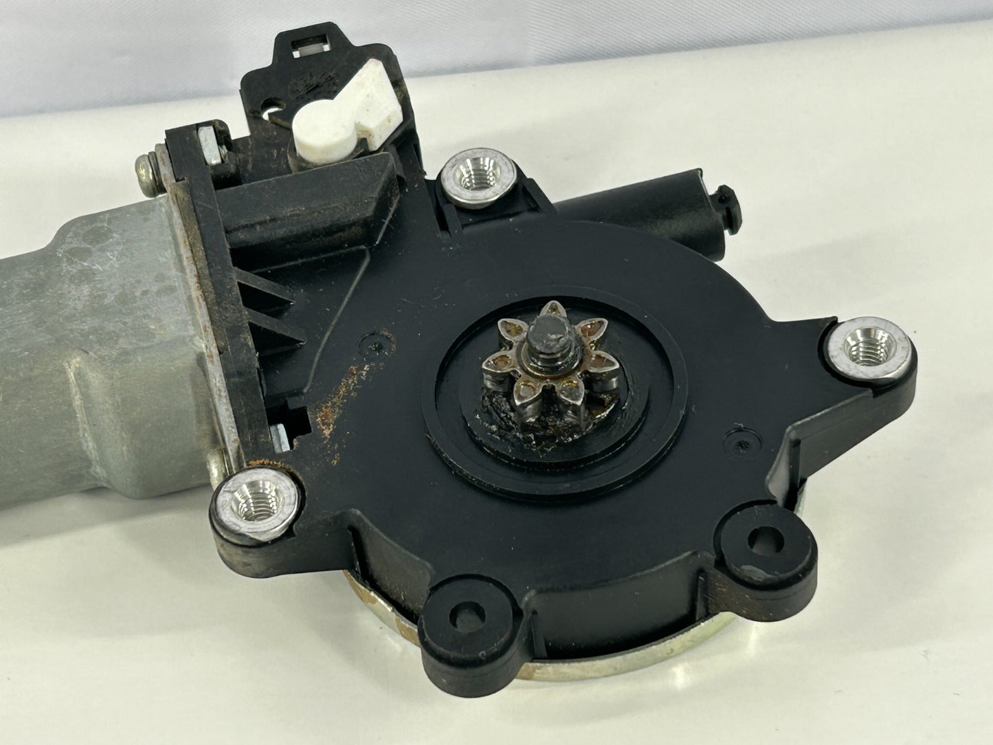 2005-2009 Subaru Legacy Outback Front Right Side Window Motor OEM 61188AG00A