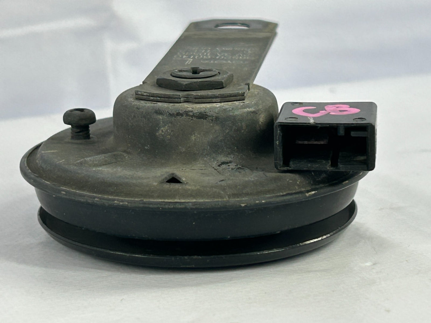 1997-2001 Toyota 4Runner Low Note Pitched Horn Assembly OEM 86520-60140