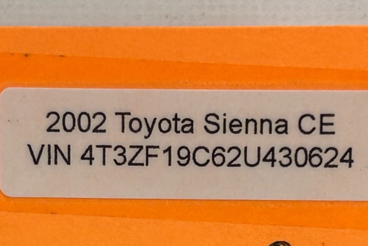 2001-2003 Toyota Sienna CE Relay Junction Fuse Box Cover Upper Lid OEM