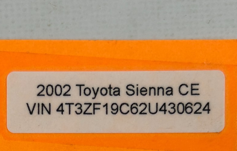 1998-2003 Toyota Sienna Fuse Relay Box Junction Block Cover Lid OEM 82674-06010