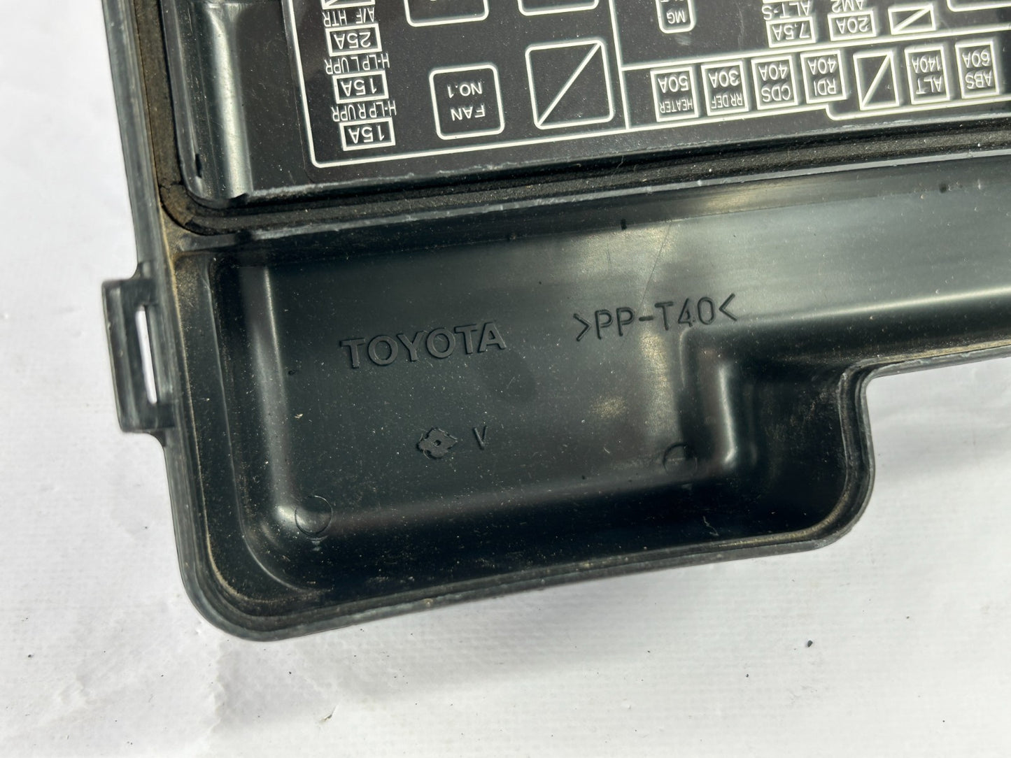 1999-2003 Lexus RX300 Under Hood Fuse Relay Box Top Cover Lid OEM 82672-48010