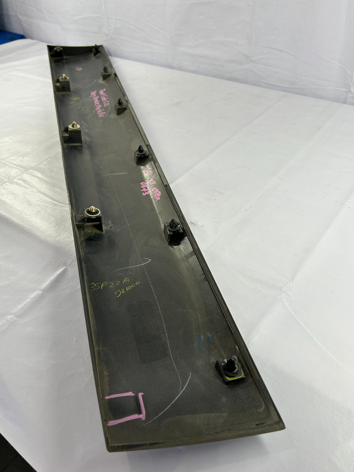 2005-2009 Subaru Legacy Outback Front Left Door Lower Molding C2L 91112AG29ANN