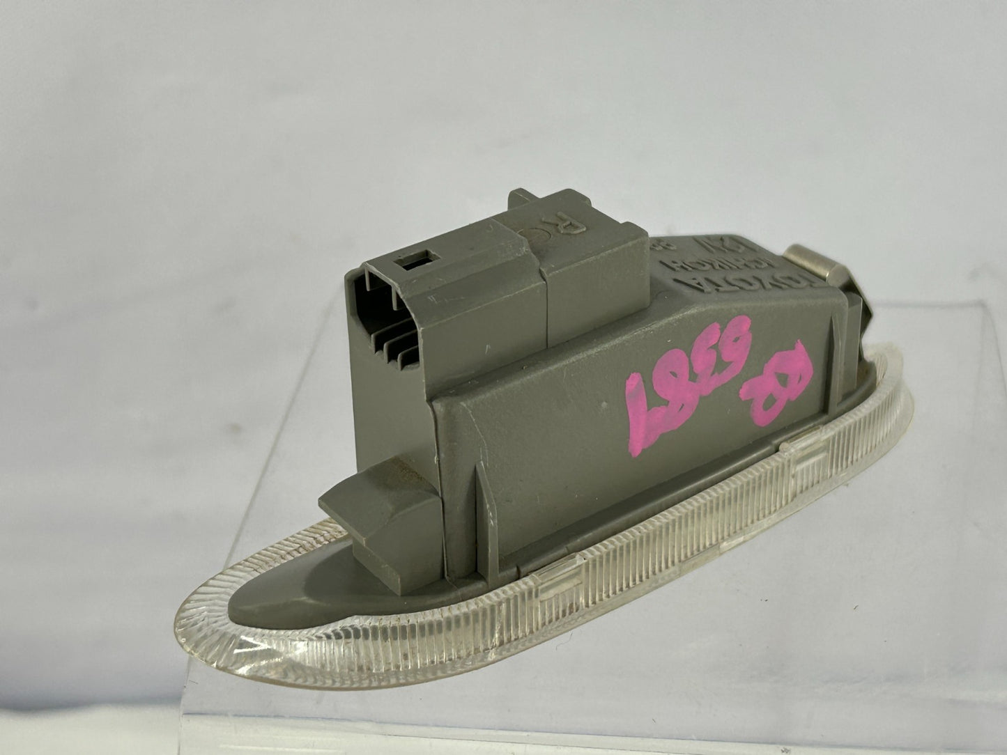 98-07 Toyota Land Cruiser Rear Right Passenger Door Courtesy Light 81230-33010