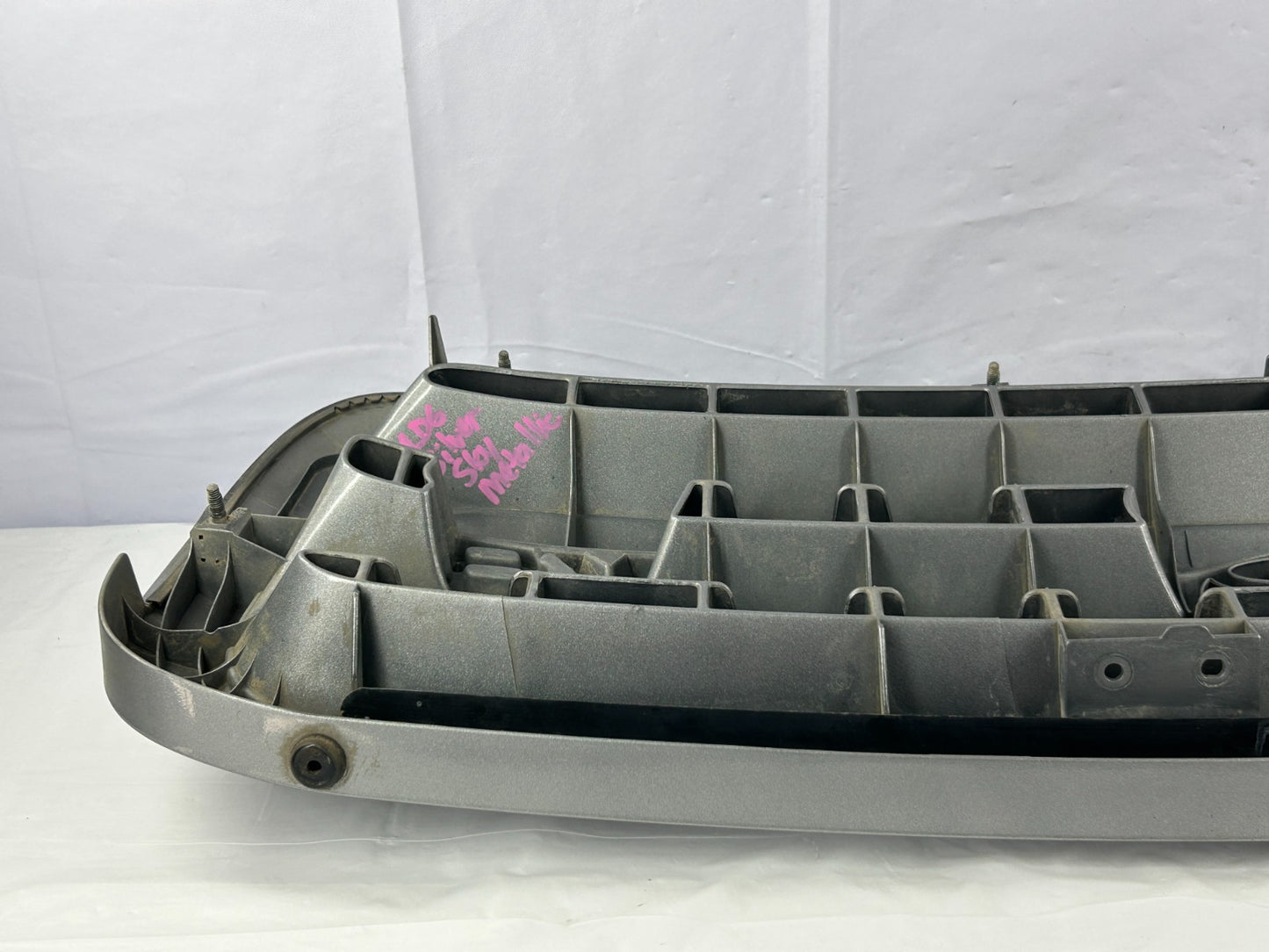 2001-2005 Toyota Sequoia SR5 Front Radiator V8 Grill Silver OEM 53100-0C030-B1