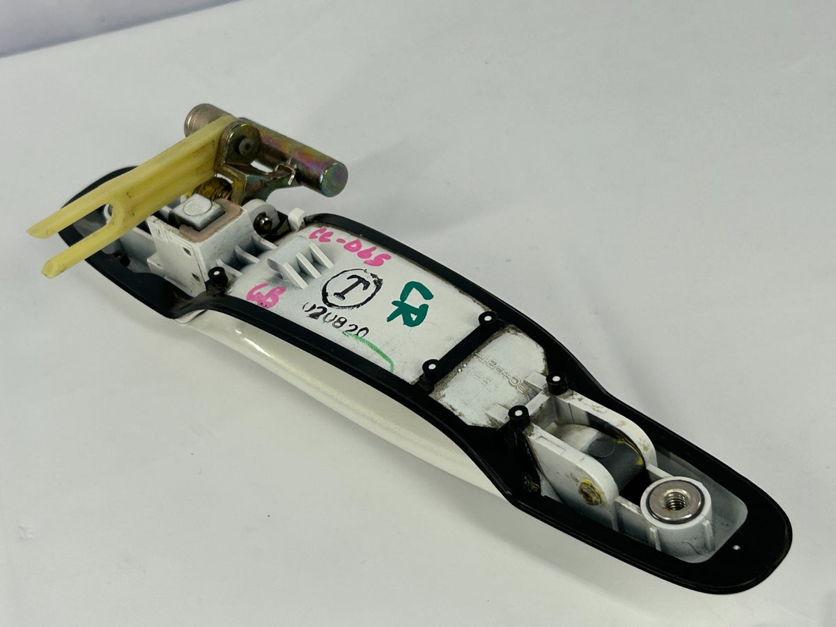 2000-2003 Lexus RX300 Rear Left Side Exterior Door Handle OEM 69240-48020-E0