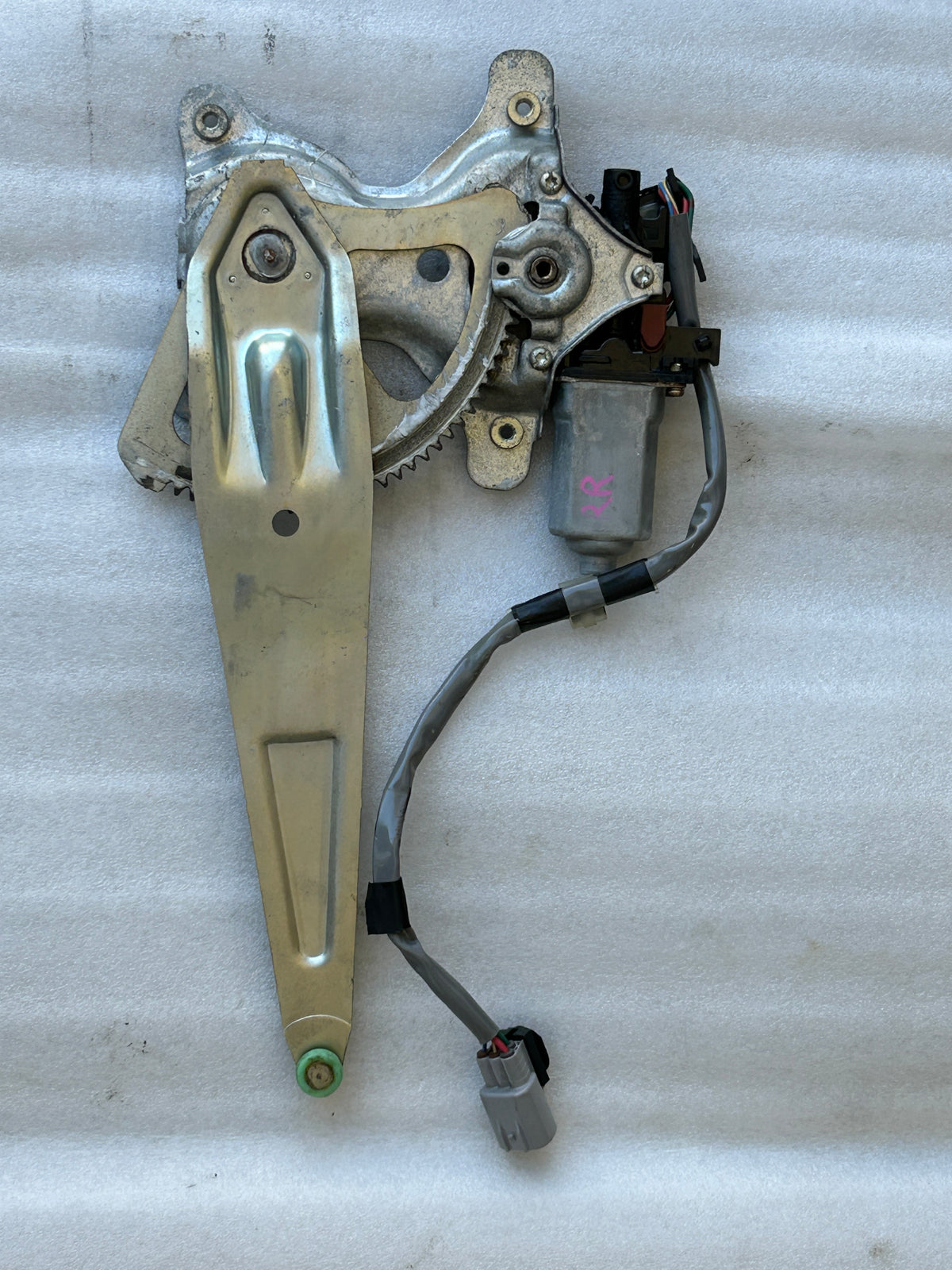 1998-2007 Lexus LX470 Rear Right Door Window Regulator and Motor OEM 69804-60060