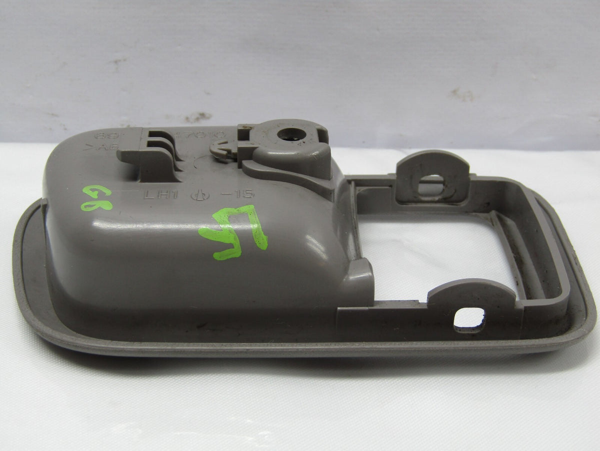 2001-03 Toyota Prius Sedan Interior Door Handle Front Left Trim OEM 69278-47010