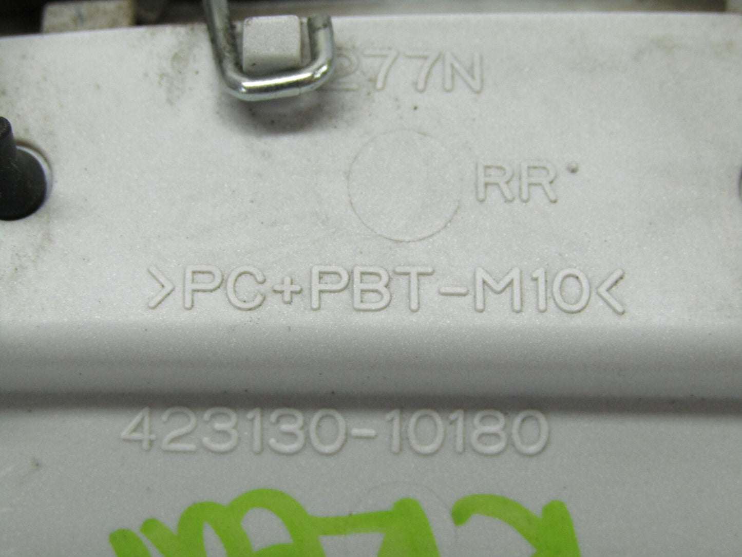 2001-2003 Toyota Prius Exterior Door Handle Rear Right White OEM