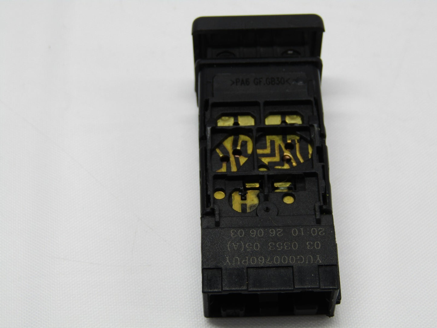 1999-2004 Land Rover Discovery 2 Rear Window Defrost Control Switch YUG000760PUY