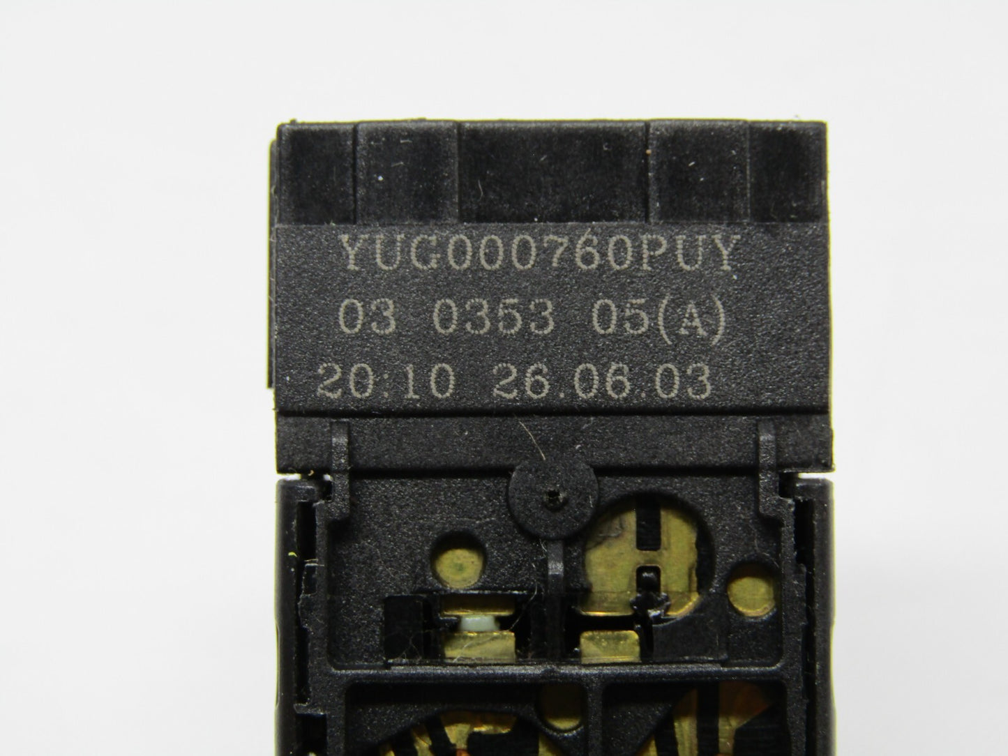 1999-2004 Land Rover Discovery 2 Rear Window Defrost Control Switch YUG000760PUY